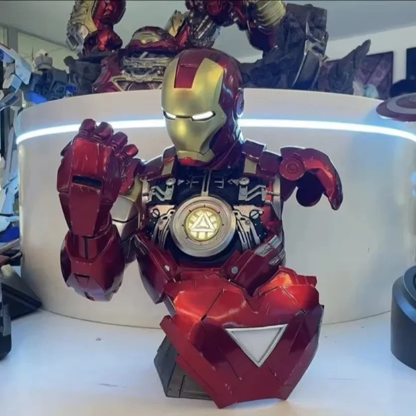 Buste Lumineux Avengers Iron Man - Armure Endommagée Fond Noir