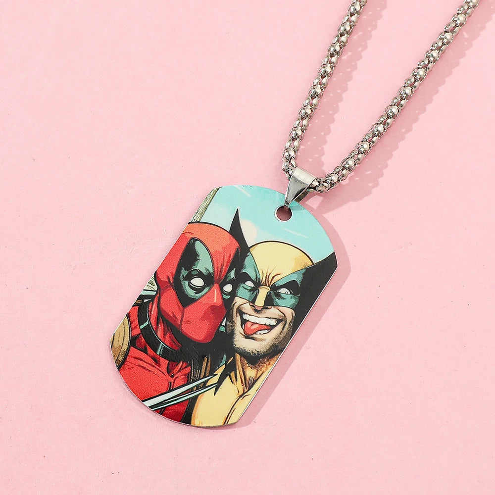 Collier Plaque Militaire Deadpool & Wolverine - Duo Portrait Katanas