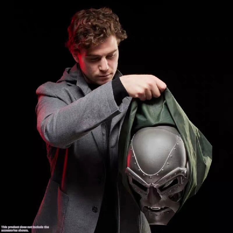 Masque Doctor Doom - Casque Résine Argenté avec Cape