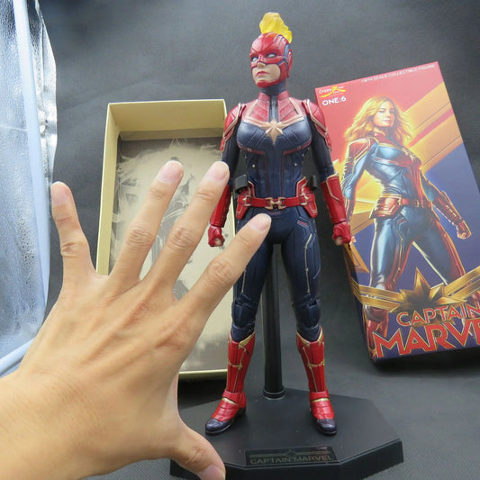 Statue Avengers Captain Marvel - Collection PVC Boîte 30cm