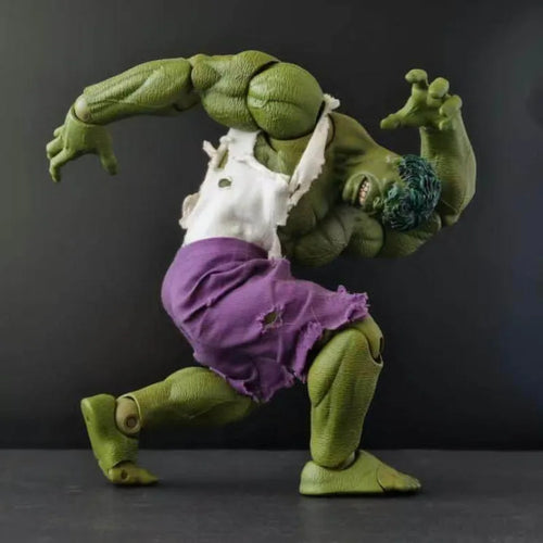 Figurine Hulk - Édition Combat Vêtements Déchirés