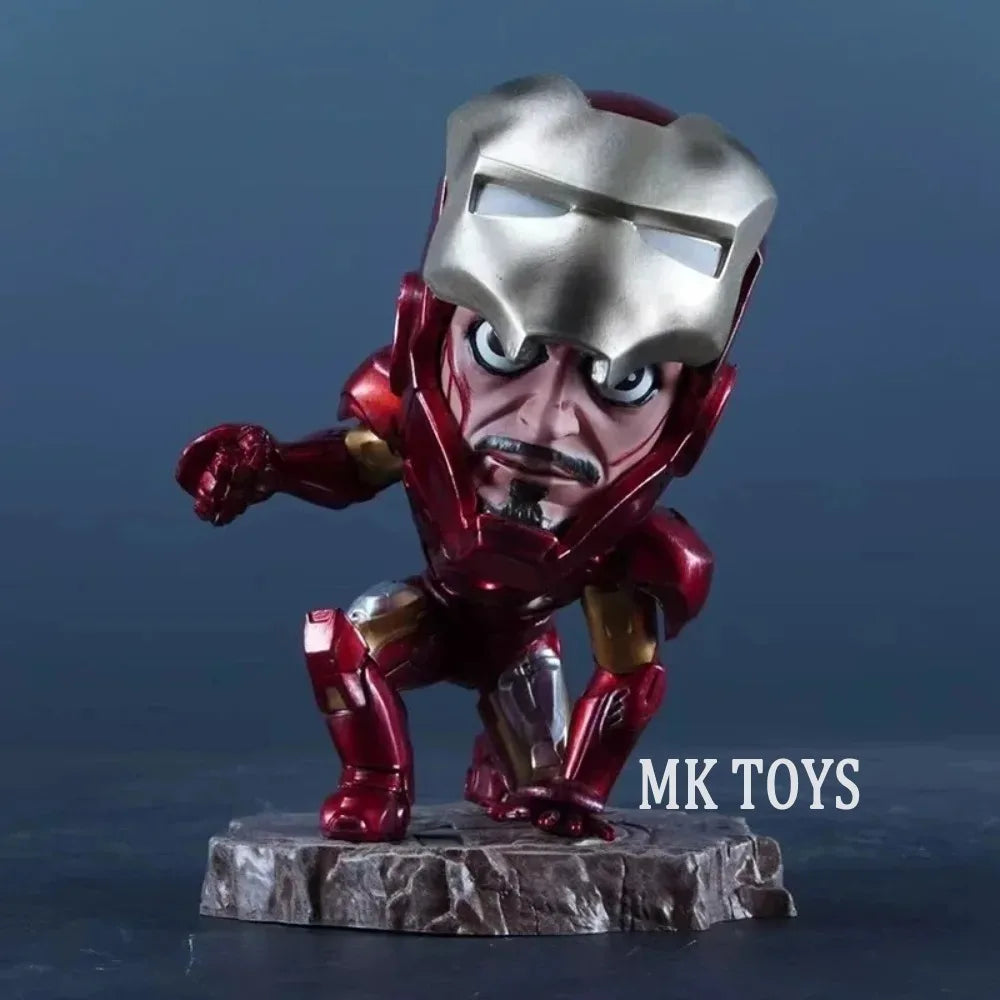 Figurine Iron Man Agenouillé Style Chibi - MK Toys 13cm