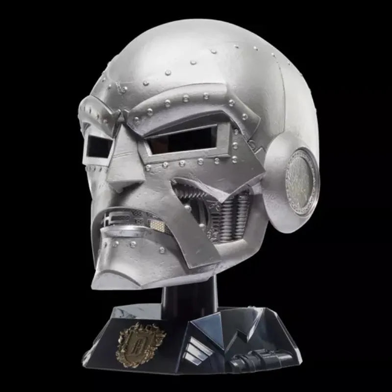 Masque Doctor Doom - Casque Résine Argenté avec Cape