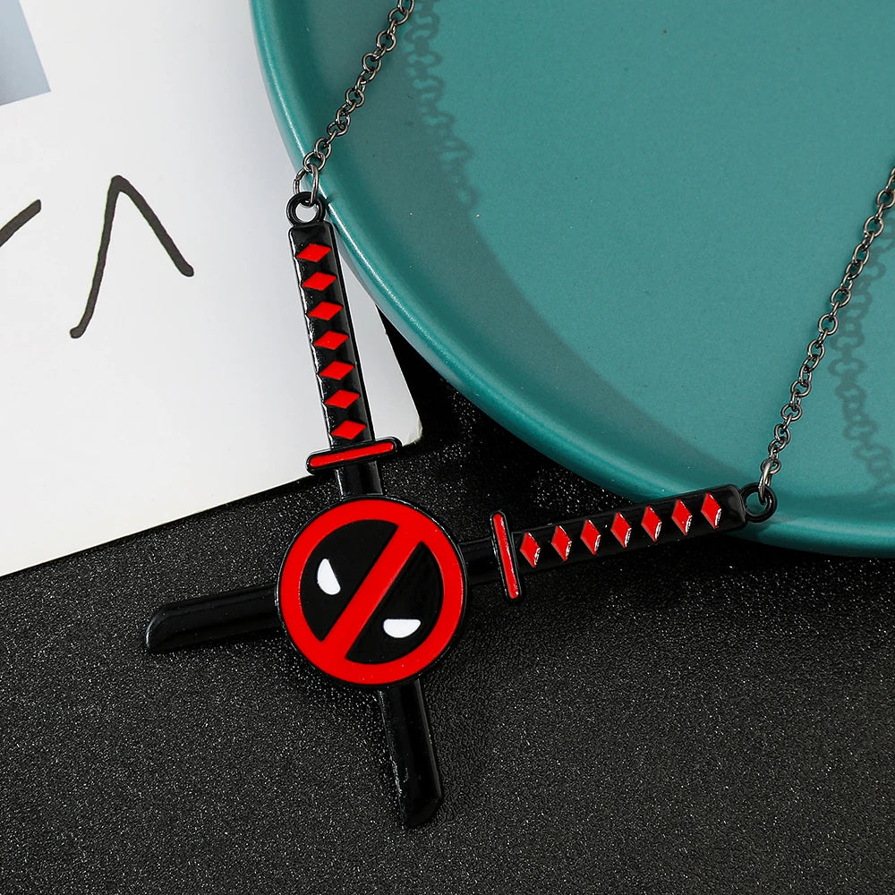 Collier Pendentif Deadpool - Double Katana Croisé Rouge Noir