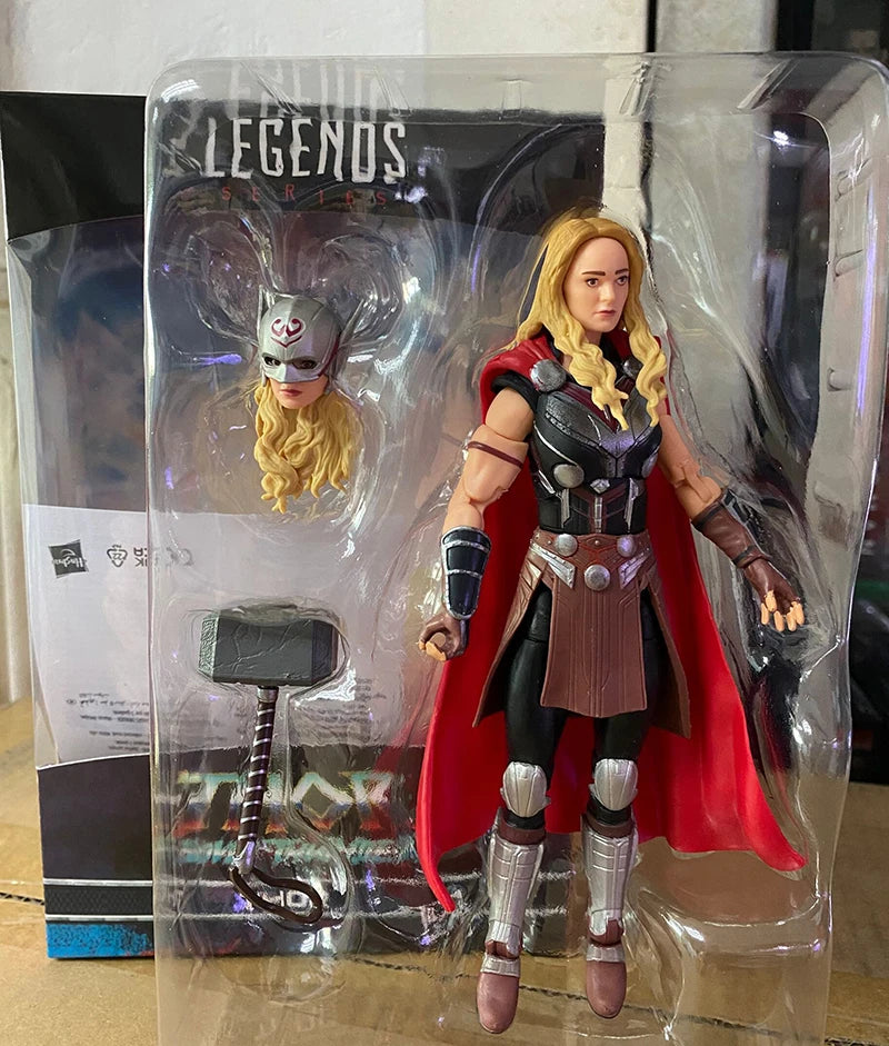 Figurine Avengers Thor - Casque Ailé Hache Stormbreaker